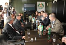 Ministar Glamočić u poseti bečejskim gazdinstvima