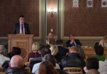 Pet sati zasedao lokalni parlament: Budžet usvojen, jedan od tri predloga odluka DS usvojen skupstina opstine becej