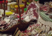 Izložba proizvođača meda i vina iz Bečeja i okoline