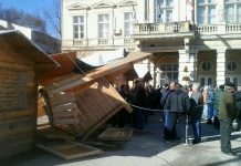Udario vozilom u drvenu kućicu u centru Bečeja