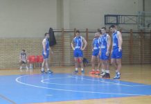 Odbojka: Voša na kolenima