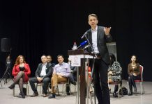 U četvrtak tribina pokreta „Dosta je bilo“ u Gradskom pozorištu Lider pokreta "Dosta je bilo" Saša Radulović - Foto: Facebook Dostajebilo