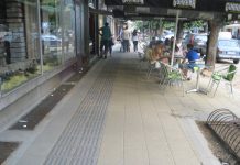 Kontinuitet radova predstoji Svi su zadovoljni novim trotoarom u Zelenoj ulici | Foto: Vlastimir Jankov