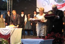 Porodična slava u Donjem gradu Počelo je donošenjem novog hleba i replike mađarske | Foto: Vlastimir Jankov