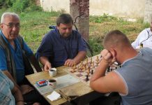Šah: „Rak rana“ prostorni problem U Bočaru se voli šah | Foto: Vlastimir Jankov