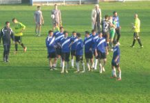 Fudbal: Derbi kraj Tise Ovako je bilo na kraju prošlogodišnje utakmice Bečejaca i gostiju iz Čonoplje | Foto: Vlastimir Jankov