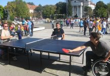Tisko okruženje iznedrilo dva zlata na Paraolimpijskim igrama Beba promotivno igra stoni tenis i sa „feniksovcima“ u Bečeju | Foto: Vlastimir Jankov