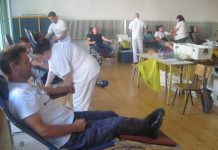 Mladi popravili „krvnu sliku“ u Bečeju Posle dužeg vemena dobar odziv humanitaraca u Bečeju | Foto: Vlastimir Jankov