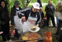 Fruštuk i ručak obavljeni, vatromet izostao Nije se štedelo na porcijama | Foto: Vlastimir Jankov