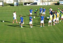 Fudbal: Ako se po jutru dan poznaje…. Trener Jovica Lakić s igračima OFK Bečej 1918 na treningu | Foto: Vlastimir Jankov