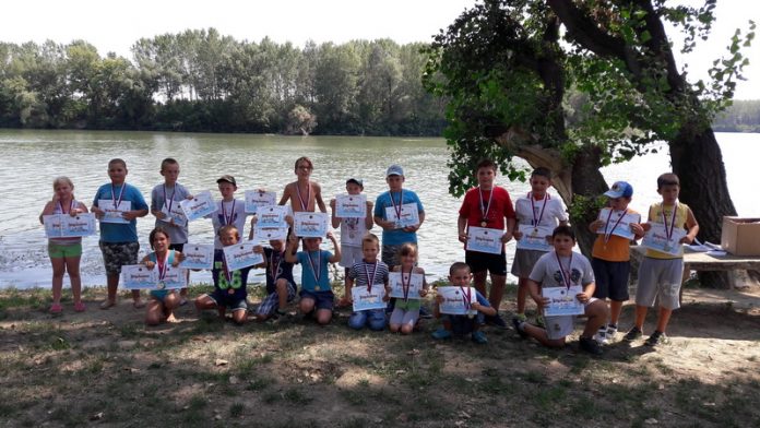 Najmlađi su se najviše radovali diplomama i medaljama | Foto: Vlastimir Jankov