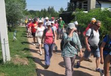 Postnovogodišnja šetnja bečejskih planinara Pešačenje u prirodi je melem posle „lude“ novogodišnje noći | Foto: Vlastimir Jankov