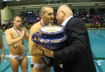 Vaterpolo: „Večiti rivali“ već u polufinalu Sa dodeljivanja trofeja kupa Srbije u vaterpolu pre dve godine u Bečeju | Foto: Vlastimir Jankov