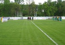 Fudbal: Bečejci nastavili sa serijom pobeda Utakmica je počela minutom ćutanja povodom smrti mlade novinarke Marine Kovačev | Foto: Vlastimir Jankov