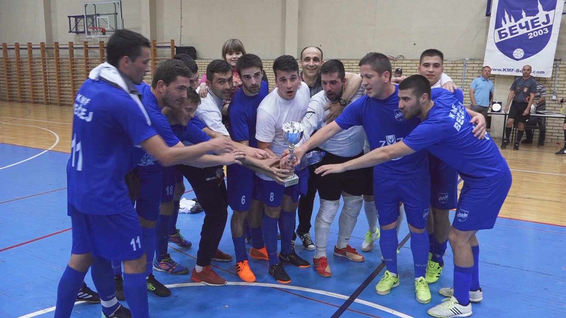 Futsal: Bečejci se peharom oprostili od svojih navijača
