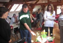 Još danas i sutra prijave za drugi Bečejski origami susret Majstor origamija Emil Vajganda na lanjskom „prvencu“ u Bečeju | Foto: Vlastimir Jankov