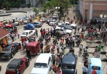 Šesti susret oldtajmera u dva Bečeja Sa jedne od smotri oldtajmeru Bečeju | Foto: Vlastimir Jankov