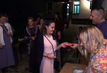 Cvećari i vrtlari iz „Bratstva“ spremni za posao i budućnost Detalj sa maturske proslave