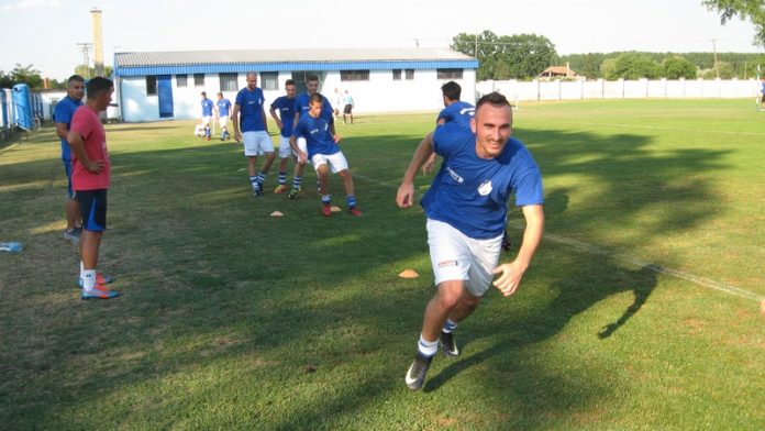 Kapiten Nemanja Stanojev najavljuje pobedu protiv užičkih Era | Foto: Vlastimir Jankov