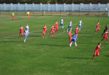 Fudbal: Okreću se novim izazovima Uglavnom se bitka Bečejaca i Kragujevčana odvijala na sredini terena | Foto: Vlastimir Jankov
