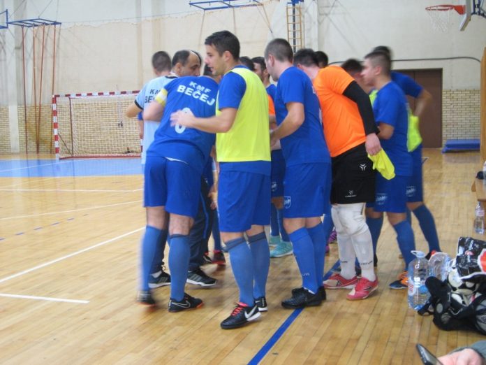 Svi očekuju da kraj Begeja pokažu pravo lice | Foto: Vlastimir Jankov