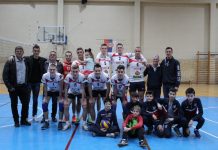 Odbojka: Ekspresna pobeda na kraju Na kraju sezone, ipak, veseli rukovostvo, seniori i grupa pionira | Foto: Vlastimir Jankov