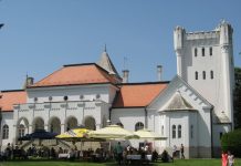 Organizovano, i ove godine, samo u okruženju „Fantasta“ Oko dvorca Bogdana Dunđerskog je organizovan prvomajski uranak