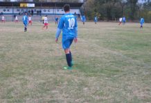Fudbal: „Mladostaši“ bliži prolećnom buđenju Ko će se pre probuditi, „mladostaši“ u plavim ili Petrovoselci u belim dresovima | Foto: Vlastimir Jankov