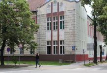 Bečejski gimnazijalci uspešni na raznim takmičenjima Jedna strana fasade rekonstruisana, a druga čeka na red