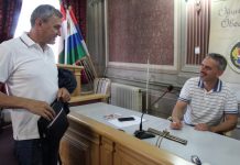Fudbal: Vanredna izborna Skupština OFK Bečej 1918 završena za 15 minuta Stari predsednik Dragan Knežev i novoimenovani Zoltan Guljaš | Foto: Vlastimir Jankov