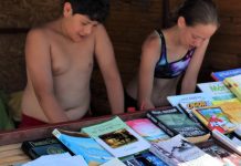 Narodna biblioteka Bečej ponavlja lanjske letnje inovacije Štand i volonteri na usluzi | Foto: Vlastimir Jankov