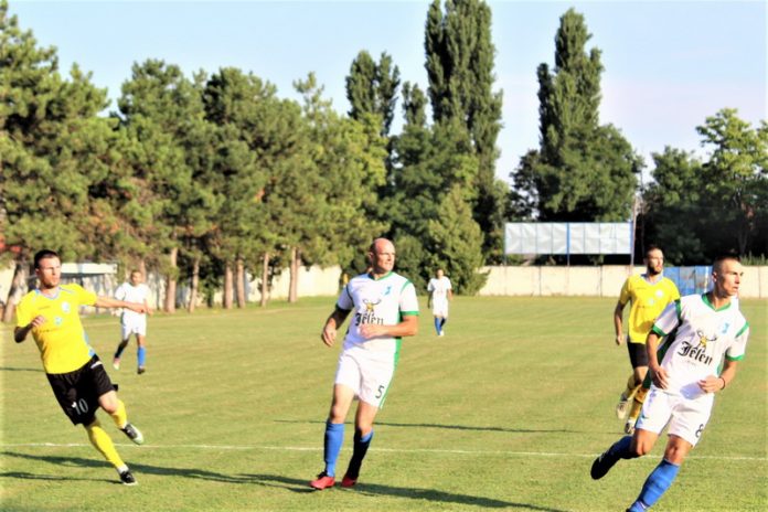 Solidan fudbal u komšijskom odmeravanju snaga | Foto: Vlastimir Jankov Solidan fudbal u komšijskom odmeravanju snaga | Foto: Vlastimir Jankov
