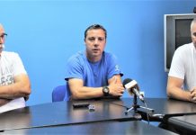 Fudbal: Nek se nastavi kako je počelo Slavljenik Milan Belić u društvu Nedeljka Vasića i Miloša Andrića | Foto: Vlastimir Jankov