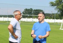 Fudbal: Bečejci utvrdili raspored igranja utakmica u pripremnom periodu Potpredsednik Bečejaca Nedeljko Vasić i šef stručnog štaba Milan Belić