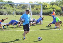 Fudbal: Bečejci pobedom čestitali treneru rođendan Trener Bečejaca Milan Belić