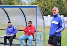 Fudbal: Vrščani vodili sa 2:0, a Bečejci stigli do 2:2 Stručni štab Bečejaca s desna Miloš Andrić, Strahinja Vasković i Dalibor Novčić