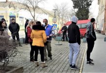 Uspešna i druga ovogodišnja akcija dobrovoljnog davanja krvi Čekao se red ispred zgrade Gradskog pozorišta za učešće u akciji