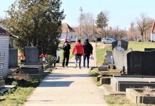 Prve ovogodišnje zadušnice okupile manji broj Bočaraca Slabija poseta bočarskom groblju na subotnjim Zadušnicama