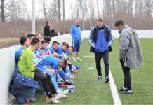 Fudbal: Bečejci nastavljaju sezonu kup utakmicom Stručni štab sa igračima OFK Bečej 1918 pred jednu od pripremnih utakmica