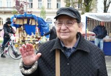 14. Cvetna pijaca u Bečeju: Solidna ponuda uprkos kiši