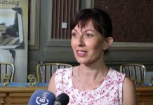 Još jedna grupa žena savladala osnove plivanja