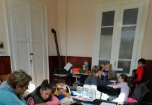 A szülőknek is fontos kell legyen a gyermekek fejlődése sa jedne od radionica za decu