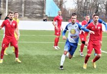 Fudbal: Bečejci izgubili (1:2) u Zrenjaninu od Radničkog Luka Krajinović u plavom dresu je postigao prvi gol u nastavku prvenstva