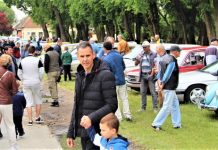 Održana 11. smotra oldtajmera u Bečeju Velika zainteresovanost za smotru oldtajmera u Bečeju