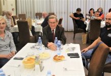Drugi Pesnički turnir u Bečeju: U znaku Subotičana Pobednička ekipa Subotičana, a u pozadini desno su drugoplasirani Kikinđani