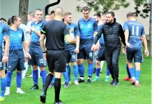 Fudbal: Vojvodina iz Bačkog Gradišta uknjižila šesti poraz Bivši trener Vojvodine i Mladosti Svetozar Sovilj pre utakmice je pozdravio nekadašnje učenike