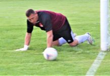 Fudbal: Derbi u Njegoševu Golman Petrovoselaca Tibor Ereg na iskušenju