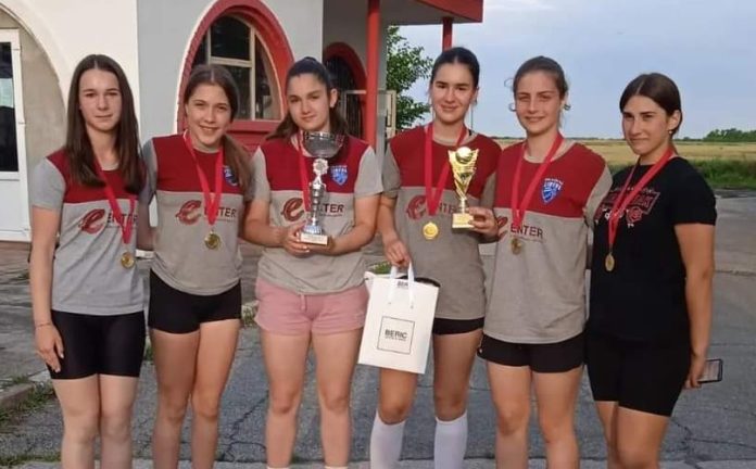 Helena Tomić, Nina Korda, Sonja Rajić, Jefimija Preradov, Jovana Grujić i Nađa Obradović