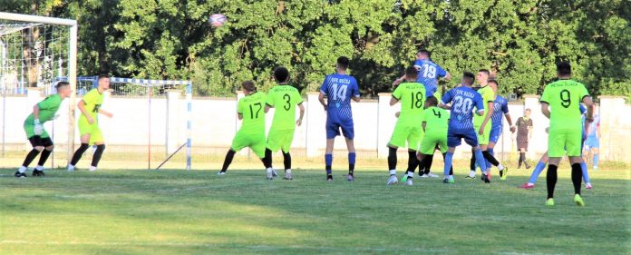 POGODAK- Perić (19) postiže efektan gol za Bečejce