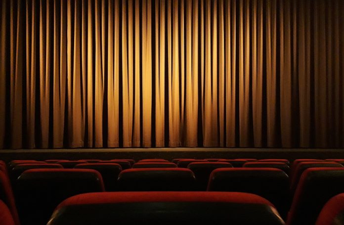 movie-theater-g649440fed_1280